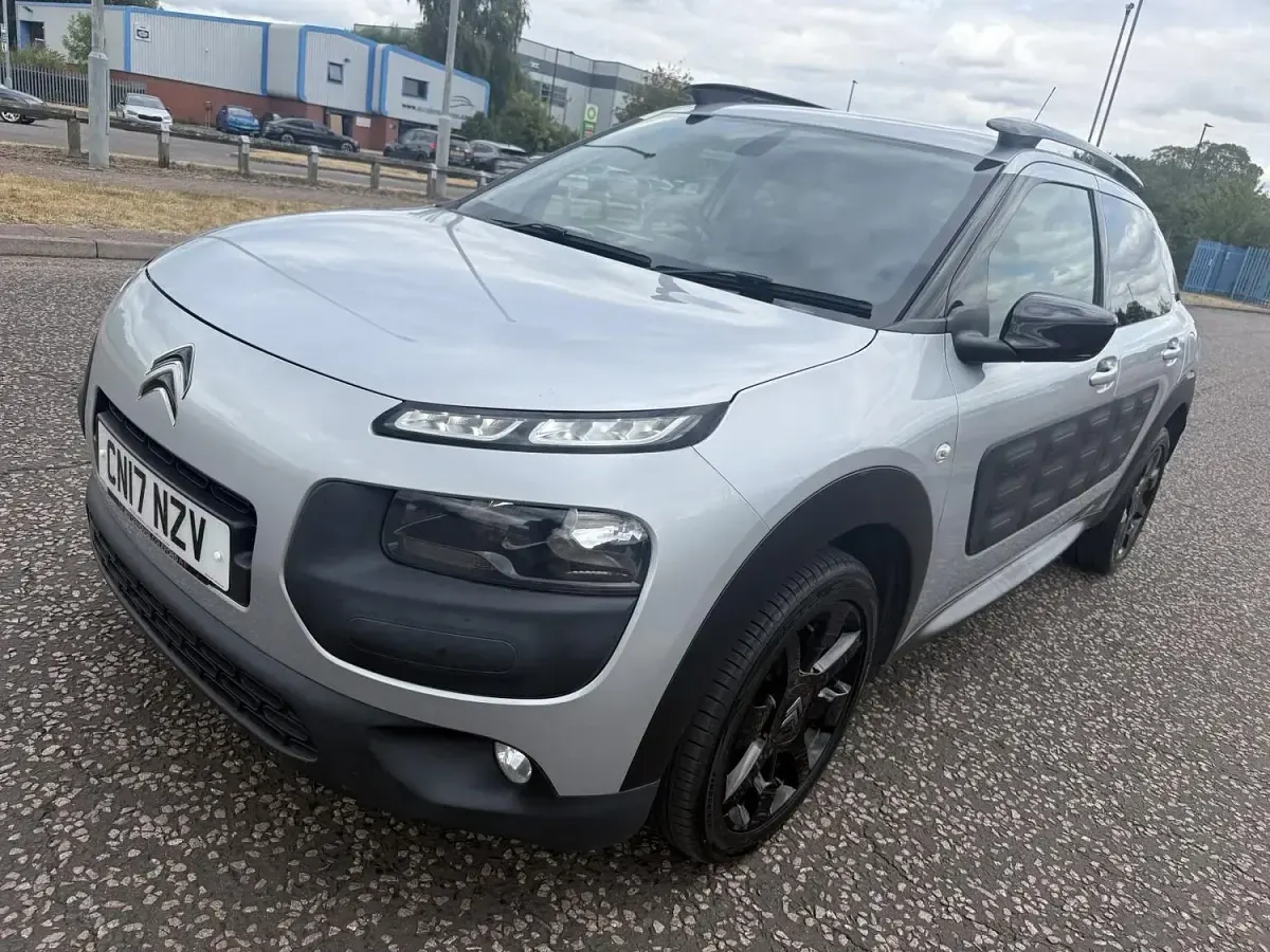 Used Citroën C4 Cactus Flair 98 HP (72 kW) 2017 Silver Hatchback