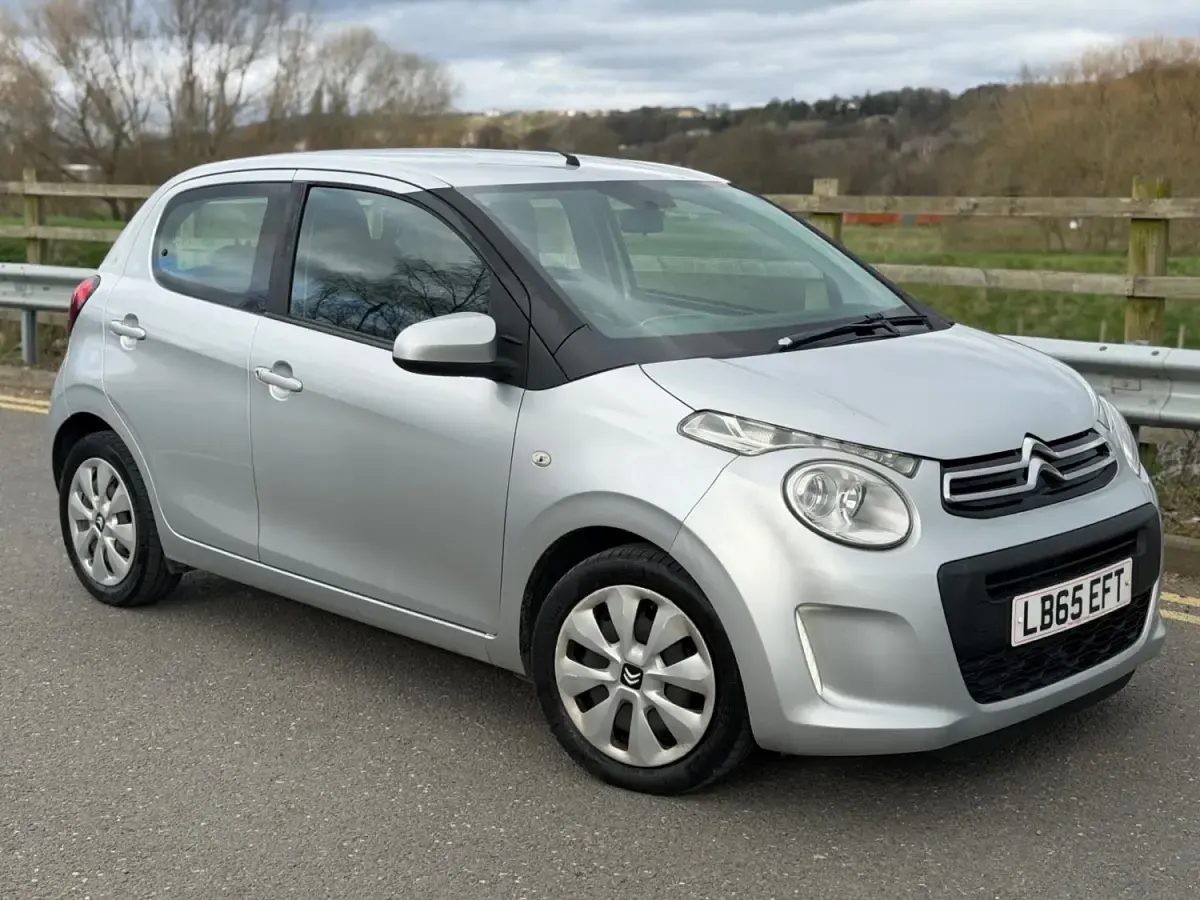 Usado Citroën C1 Feel 82 CV (60 kW) 2016 Gris Utilitario
