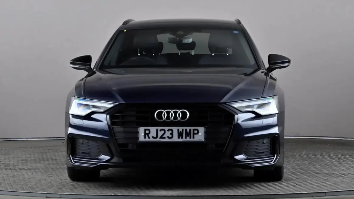 Begagnad Audi A6 Black Edition 204 HK (150 kW) 2023 Blå Kombi