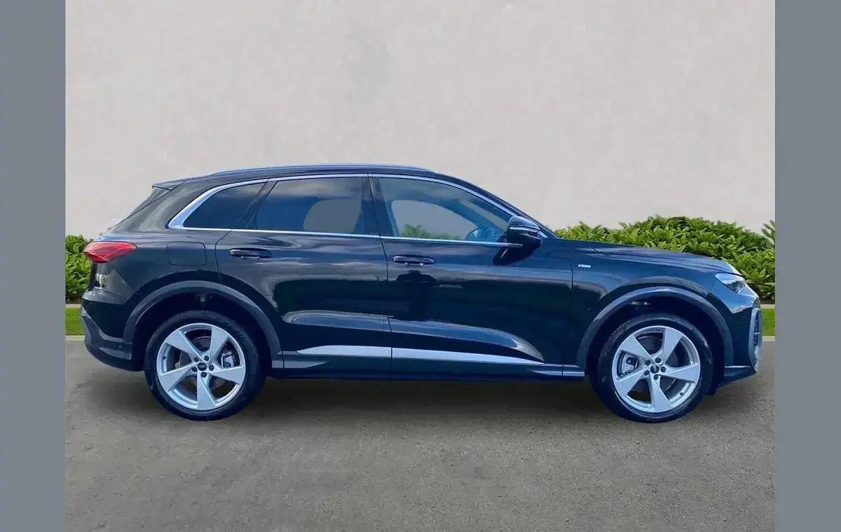 Begagnad Audi Q5 S-Line 204 HK (150 kW) 2025 Svart SUV