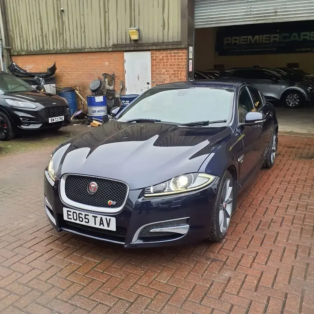 Second-hand Jaguar XF R-Sport 200 CP (147 kW) 2015 Albastru Berlinǎ