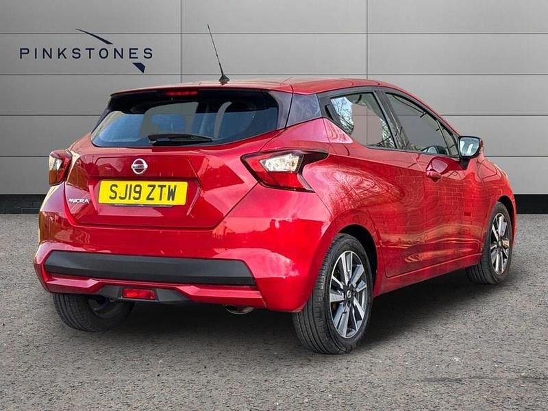 Używany Nissan Micra Acenta 90 KM (66 kW) 2019 Czerwony Hatchback