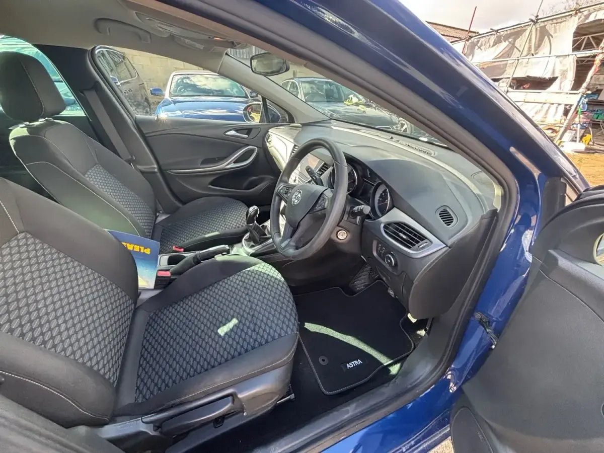 Second-hand Vauxhall Astra 110 CP (80 kW) 2020 Albastru Break