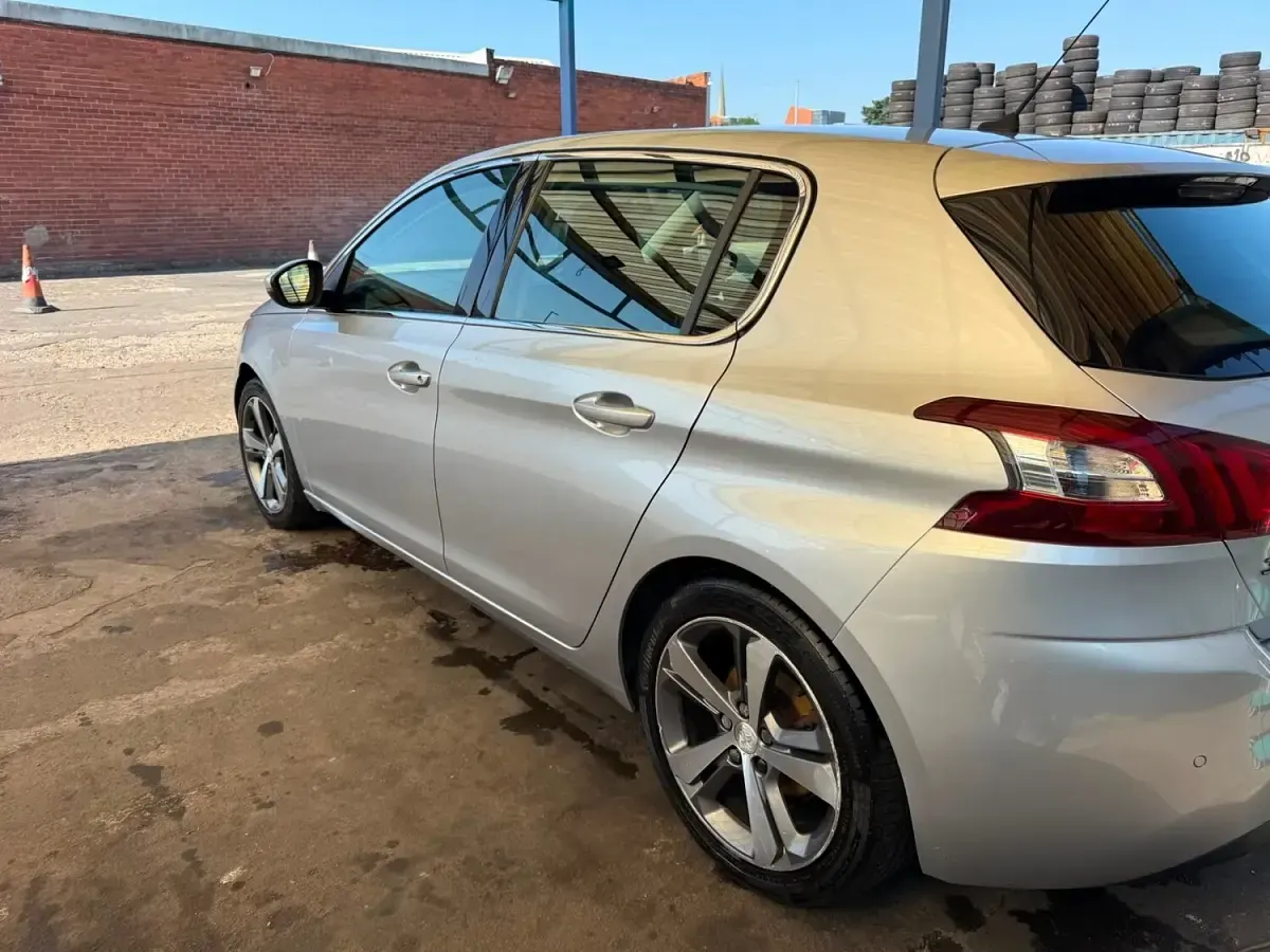 Used Peugeot 308 Allure 130 HP (95 kW) 2016 Silver Hatchback
