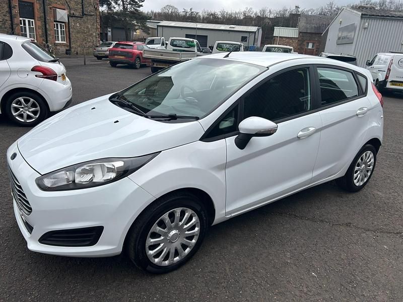 Usado Ford Fiesta Style 82 HP (60 kW) 2013 Branco Citadino