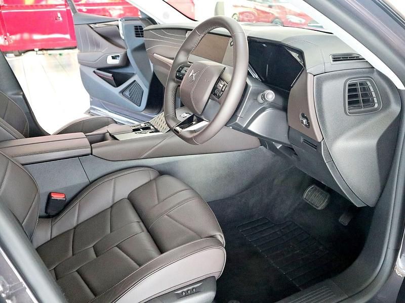 Used DS Automobiles DS4 130 HP (95 kW) 2024 Yellow Hatchback