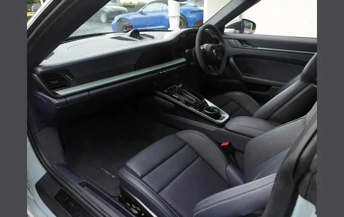 Used Porsche 911 534 HP (392 kW) 2024 Green Cabriolet