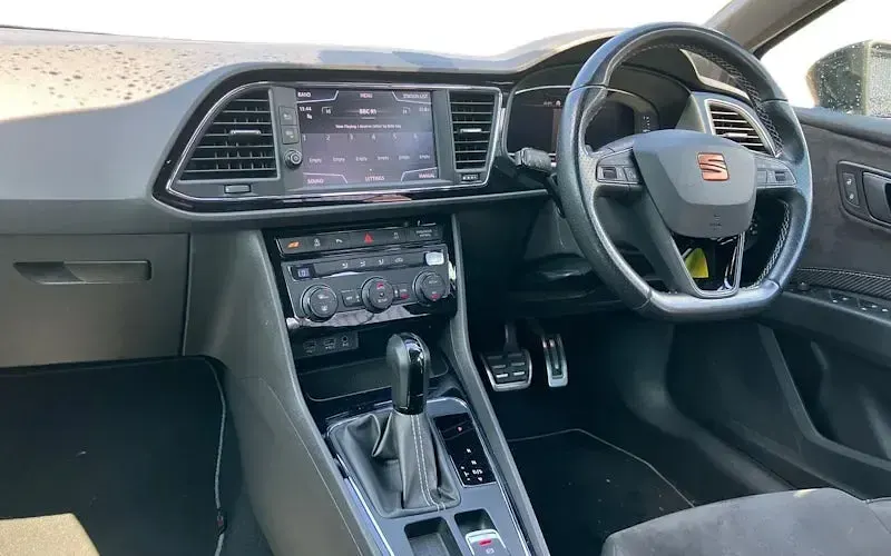 Used Seat Leon ST 4Drive 300 HP (220 kW) 2019 Blue Estate