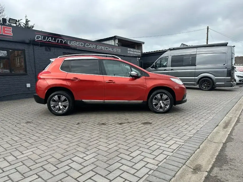 Second-hand Peugeot 2008 Allure 2015 Roșu SUV