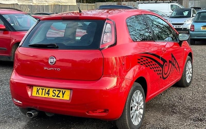Used Fiat Punto Easy 69 HP (50 kW) 2014 Hatchback