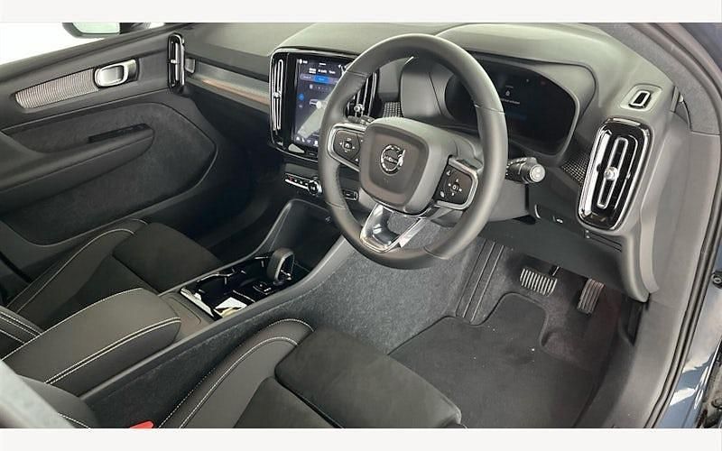 New Volvo EX40 Plus 185 kW (252 HP) 2025 SUV