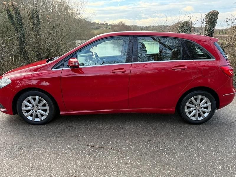Used Mercedes B180 SE 109 HP (80 kW) 2012 Red MPV