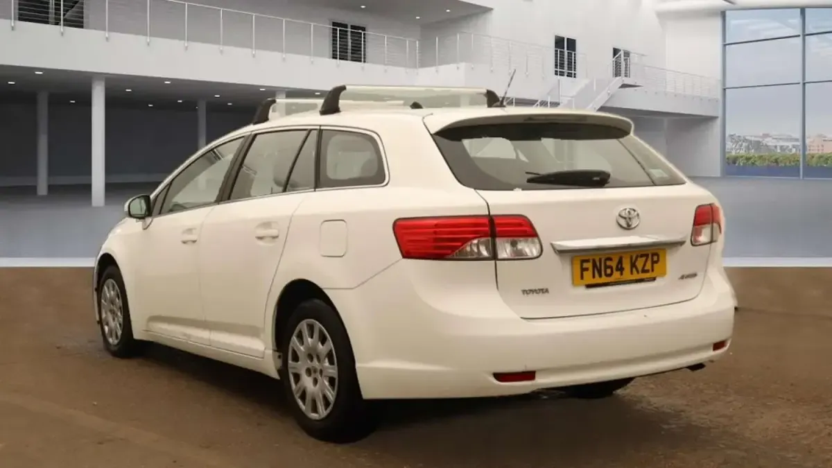 Used Toyota Avensis Active 2014 White Estate