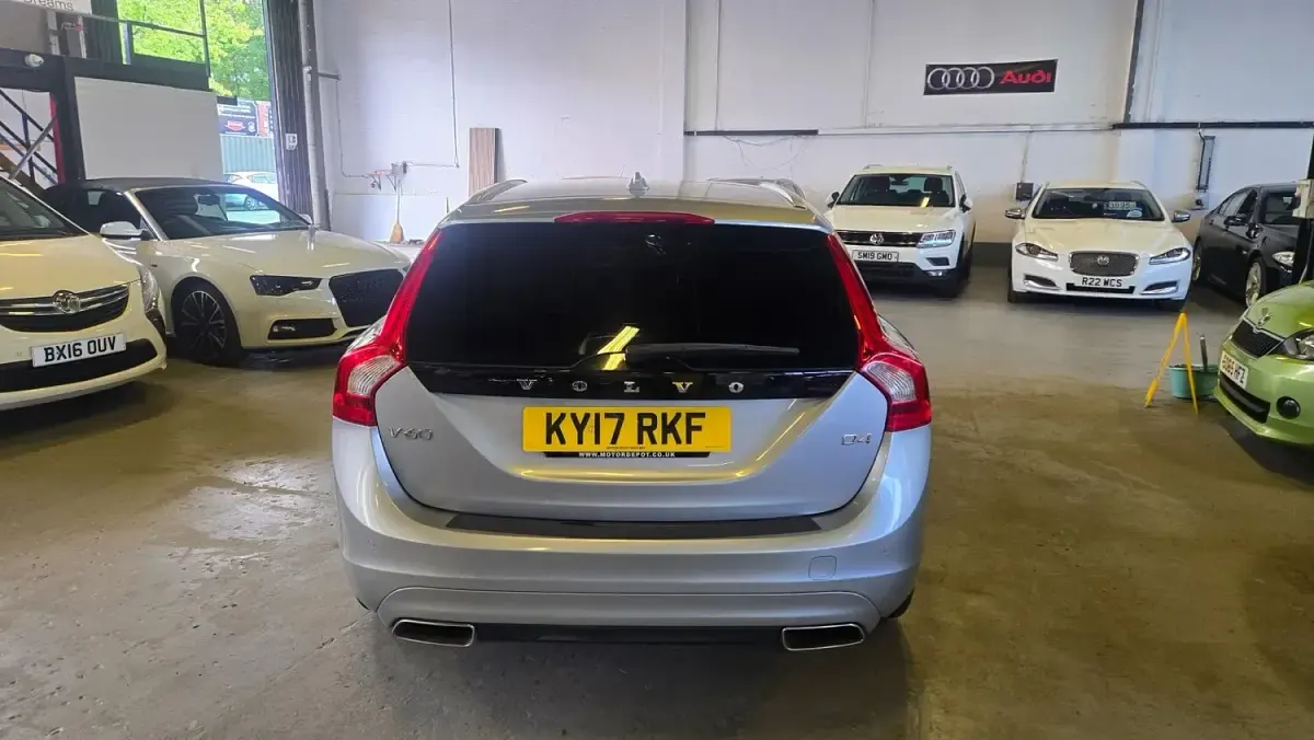 Used Volvo V60 SE Lux 2017 Silver Estate