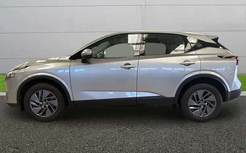 Used Nissan Qashqai Acenta Premium 140 HP (102 kW) 2023 Silver SUV