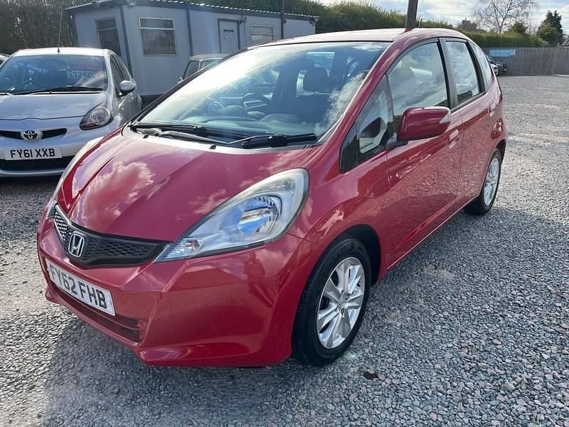 Used Honda Jazz ES 99 HP (72 kW) 2012 Red Hatchback