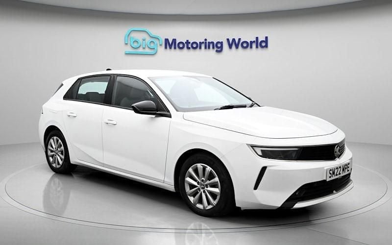 Used Vauxhall Astra Design Edition 131 HP (96 kW) 2025 Hatchback
