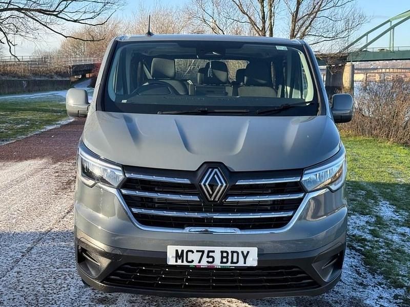 New Renault Trafic 168 HP (123 kW) 2025 Grey MPV