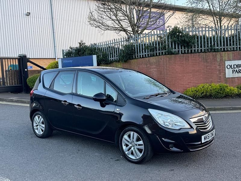 Używany Vauxhall Meriva 2011 Czarny Minivan