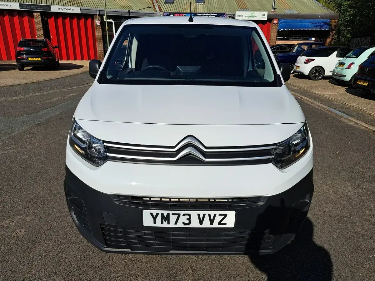 Used Citroën Berlingo 100 HP (73 kW) 2023 White MPV