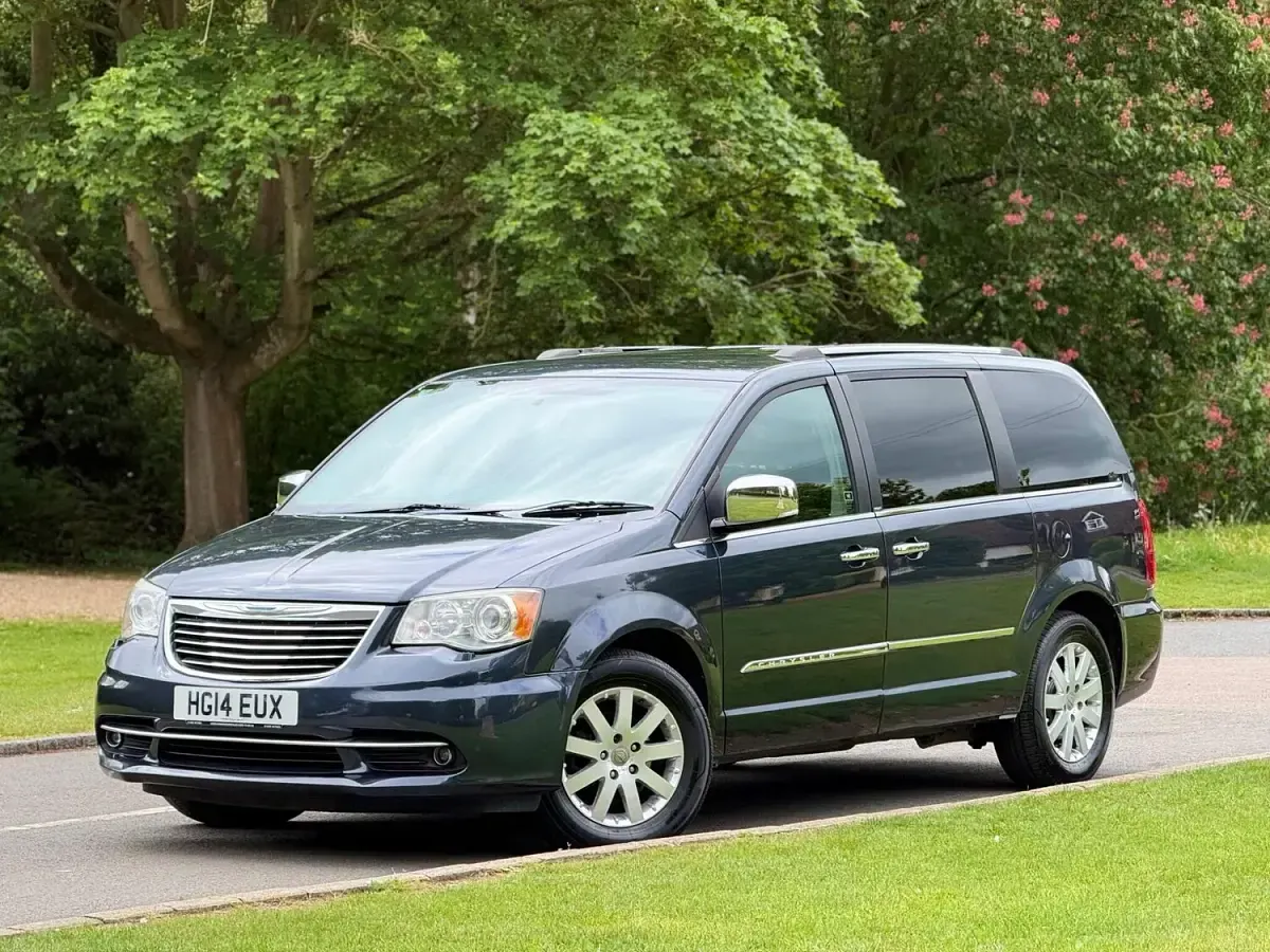 Used Chrysler Grand Voyager Limited 2014 Grey MPV