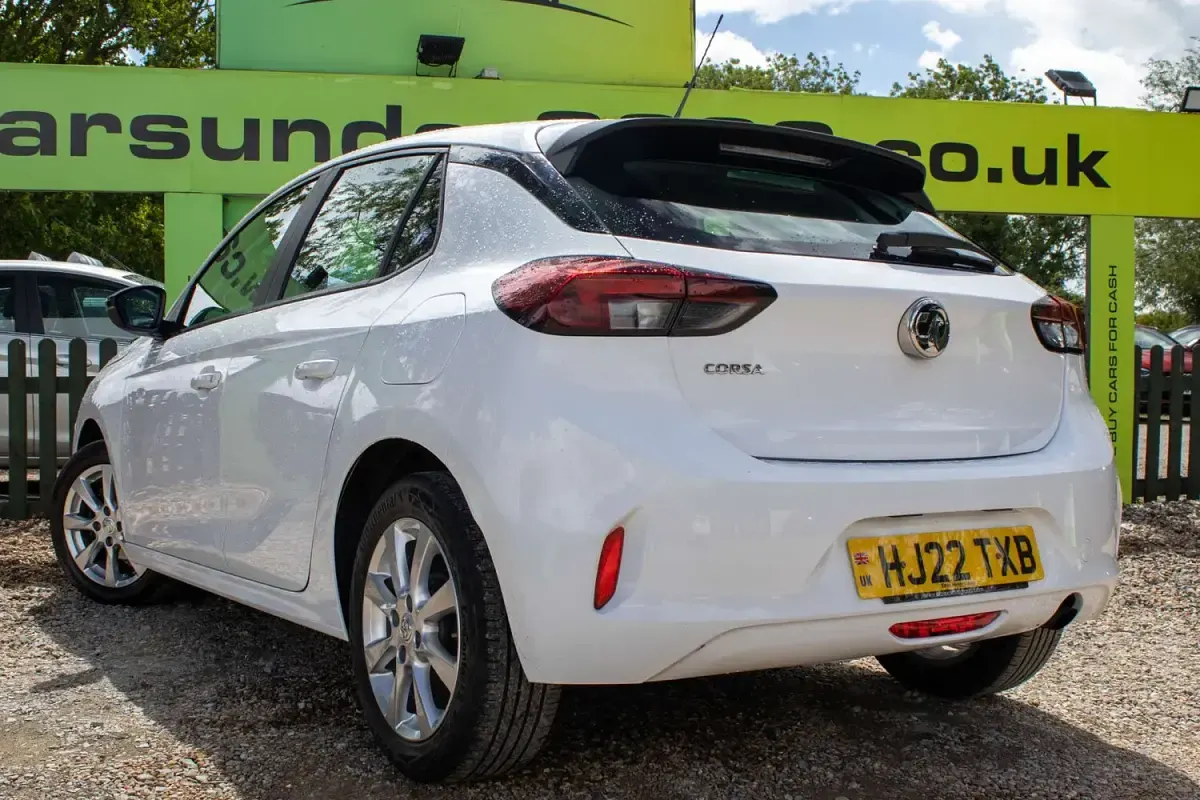 Used Vauxhall Corsa Edition 75 HP (55 kW) 2022 White Hatchback
