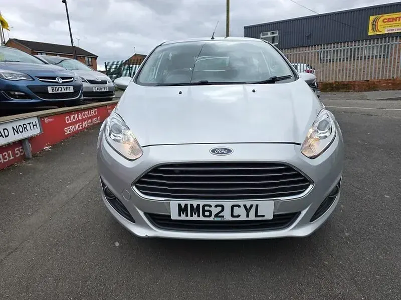 Used Ford Fiesta Zetec 2013 Silver Hatchback
