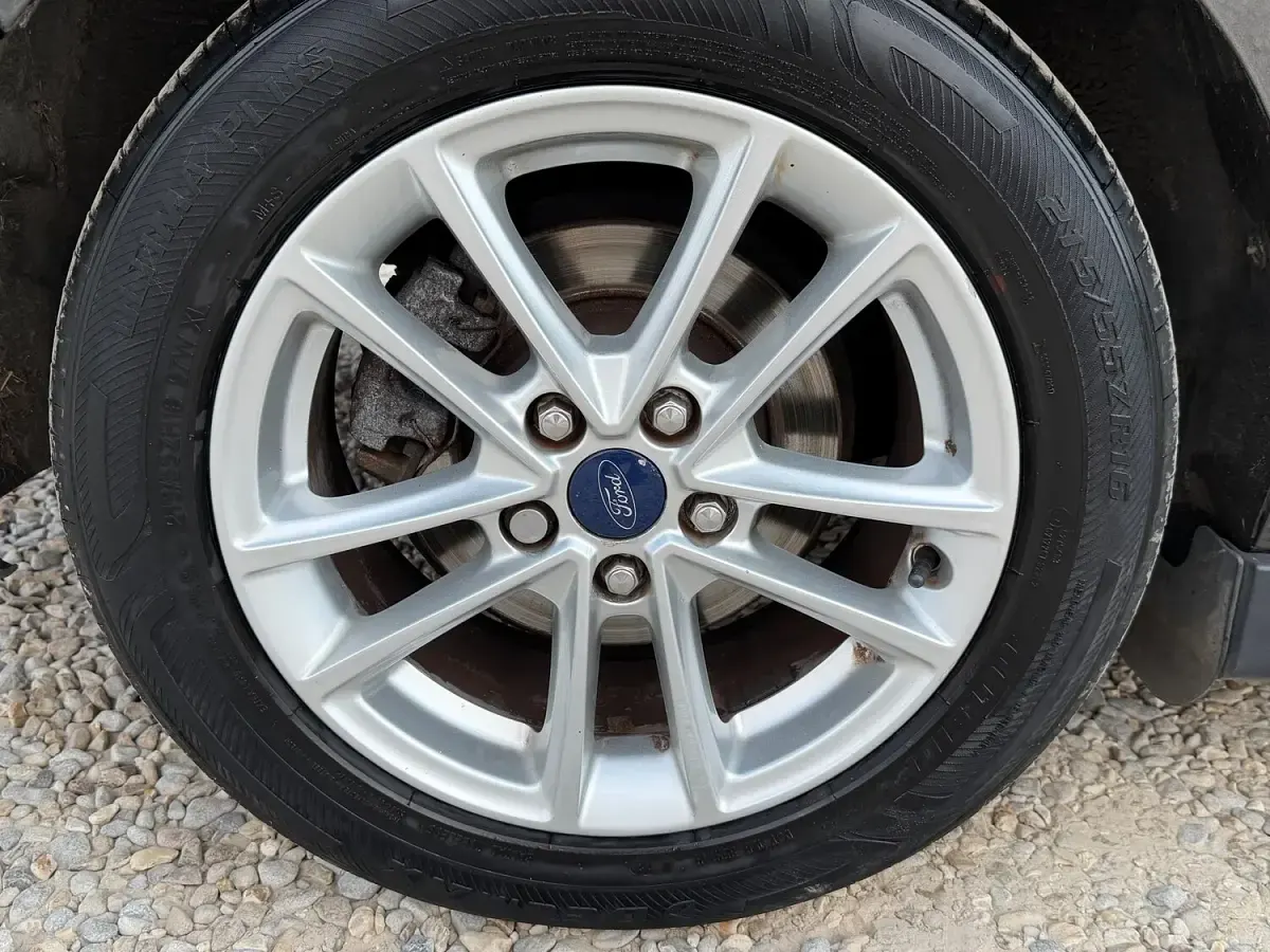 Used Ford C-MAX Zetec 2015 Grey MPV