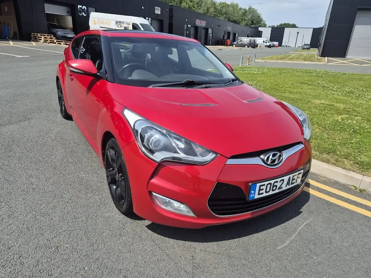 Used Hyundai Veloster Sport 140 HP (102 kW) 2012 Red Hatchback