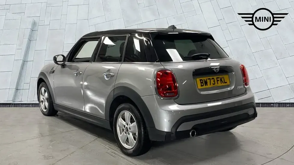 Used Mini Cooper Classic 134 HP (98 kW) 2024 Silver Hatchback