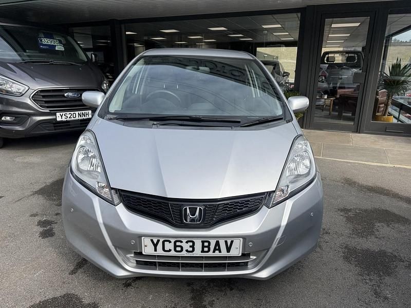Used Honda Jazz ES 99 HP (72 kW) 2013 Silver Hatchback