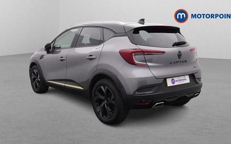 Used Renault Captur Engineered 143 HP (105 kW) 2024 Grey/black SUV