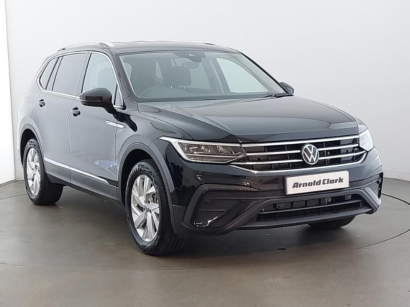 Black New 2025 VW Tiguan Allspace Life SUV | £31,998 (Fair price) - Image 1/4