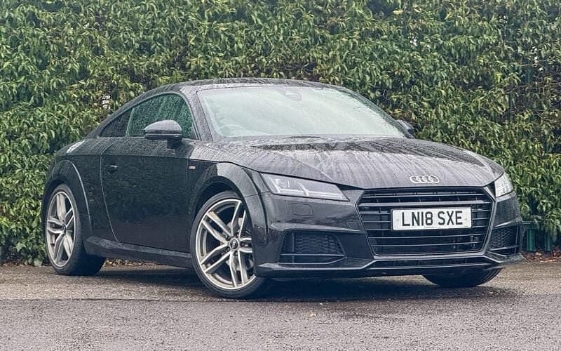 Usado Audi TT Black Edition 230 HP (169 kW) 2018 Preto Coupé