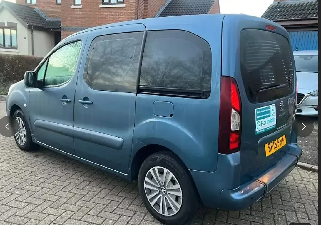 Second-hand Peugeot TePee S 2015 Albastru Monovolum