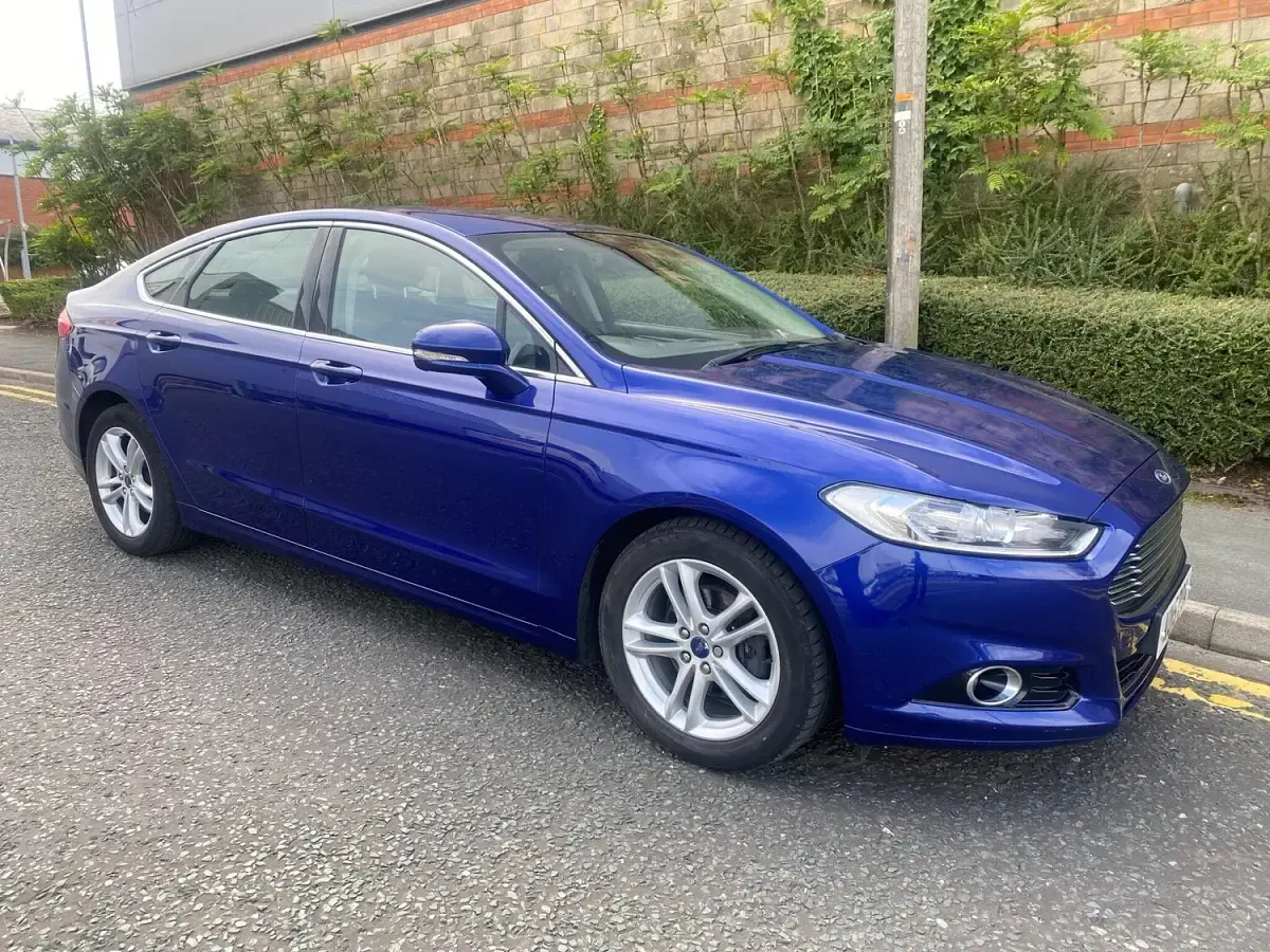 Used Ford Mondeo Titanium 150 HP (110 kW) 2015 Blue Hatchback