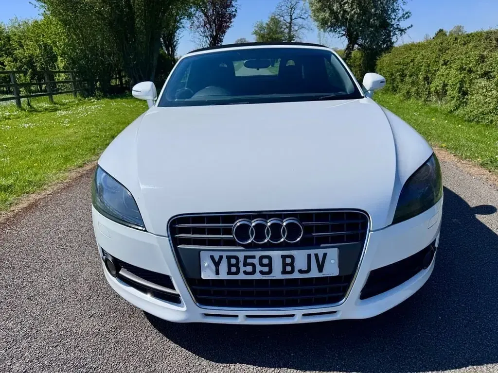 Used Audi TT Roadster 160 HP (117 kW) 2010 White Cabriolet