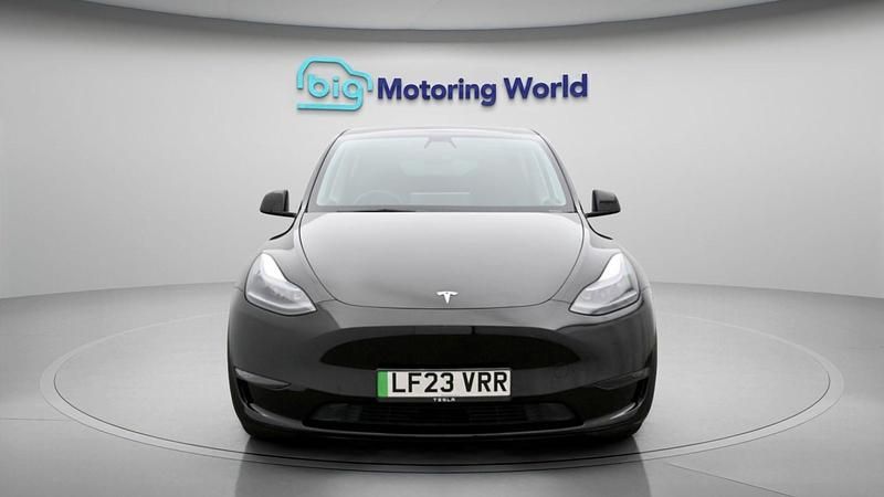 Begagnad Tesla Model Y Long Range AWD 378 kW (514 HK) 2020 Svart SUV