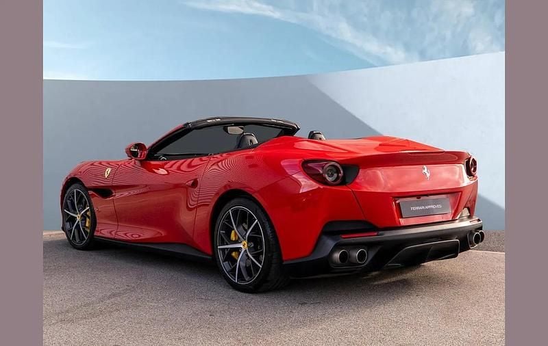 Used Ferrari Portofino 591 HP (434 kW) 2018 Red Cabriolet