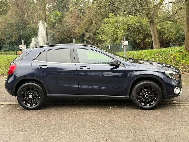 Used Mercedes GLA200 Executive 2017 Blue SUV