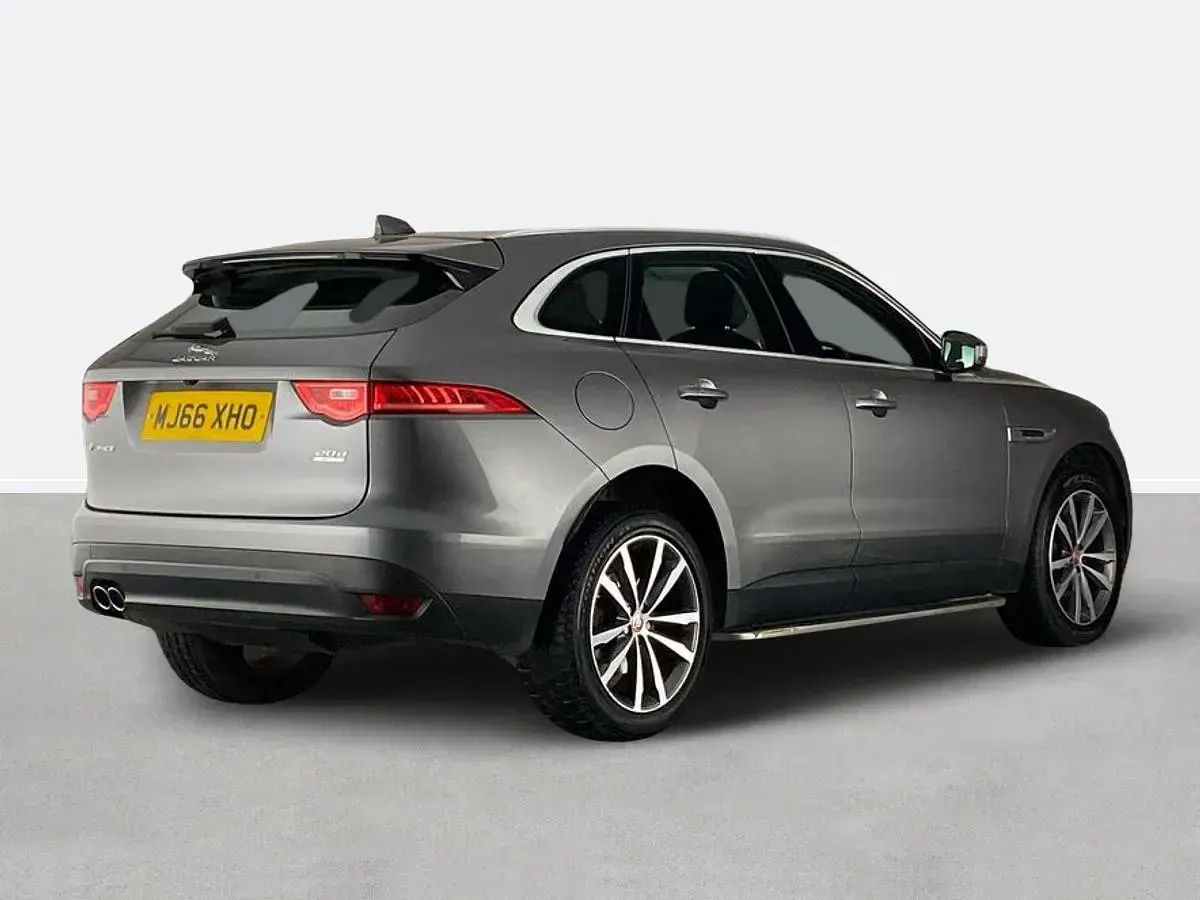 Used Jaguar F-Pace Portfolio 180 HP (132 kW) 2016 Grey SUV