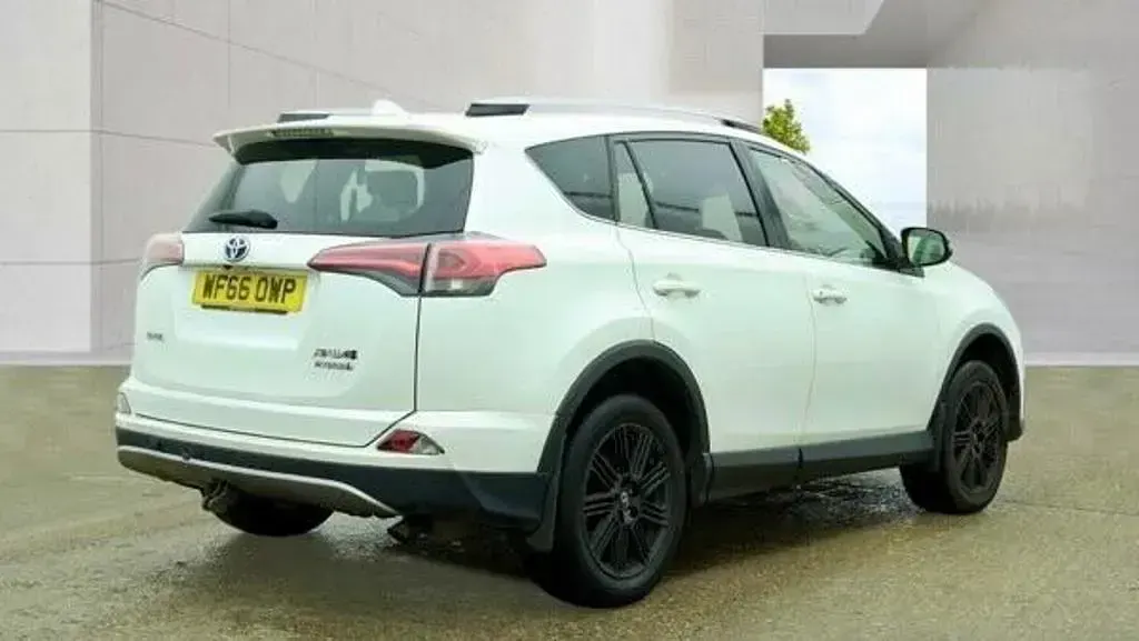 Used Toyota RAV4 Hybrid 2016 White SUV