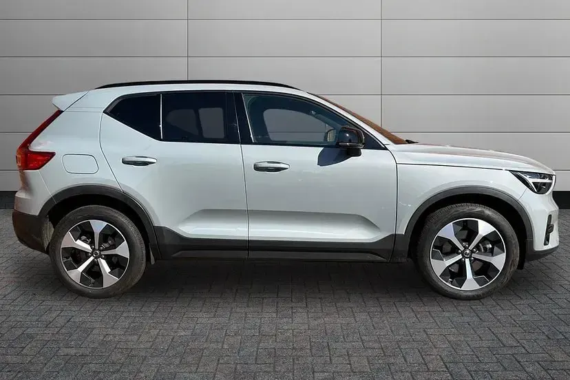 Used Volvo XC40 Plus 194 HP (142 kW) 2024 Vapour grey SUV