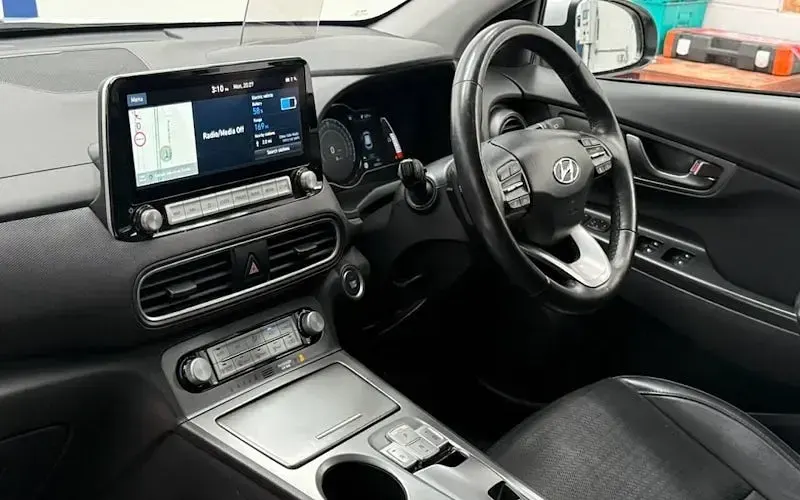 Used Hyundai Kona Premium SE 150 kW (204 HP) 2020 White SUV