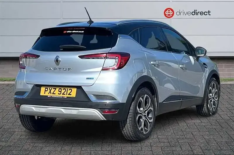 Second-hand Renault Captur Version S 145 CP (106 kW) 2021 Gri SUV