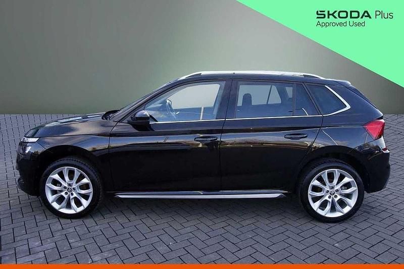Used Skoda 110 R SE L 81 HP (59 kW) 2022 Black magic pearl effect Estate