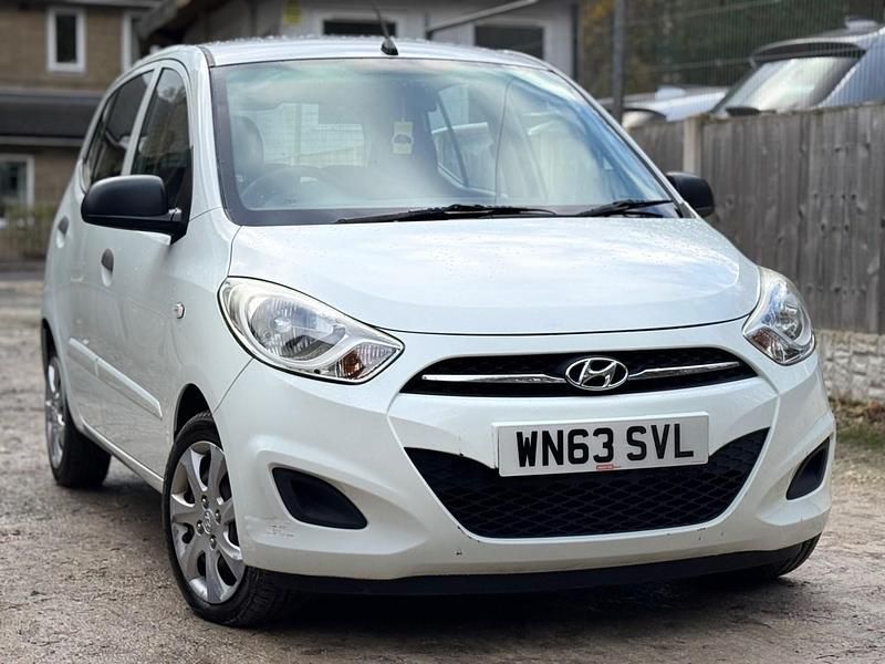 Used Hyundai i10 Classic 2013 White Hatchback