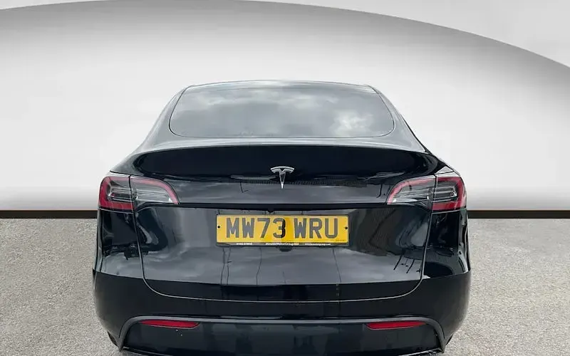 Używany Tesla Model Y RWD 219 kW (299 KM) 2023 Czarny SUV
