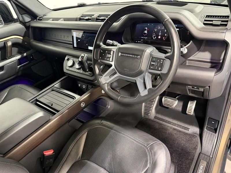 Used Land Rover Defender S 400 HP (294 kW) 2020 Brown SUV