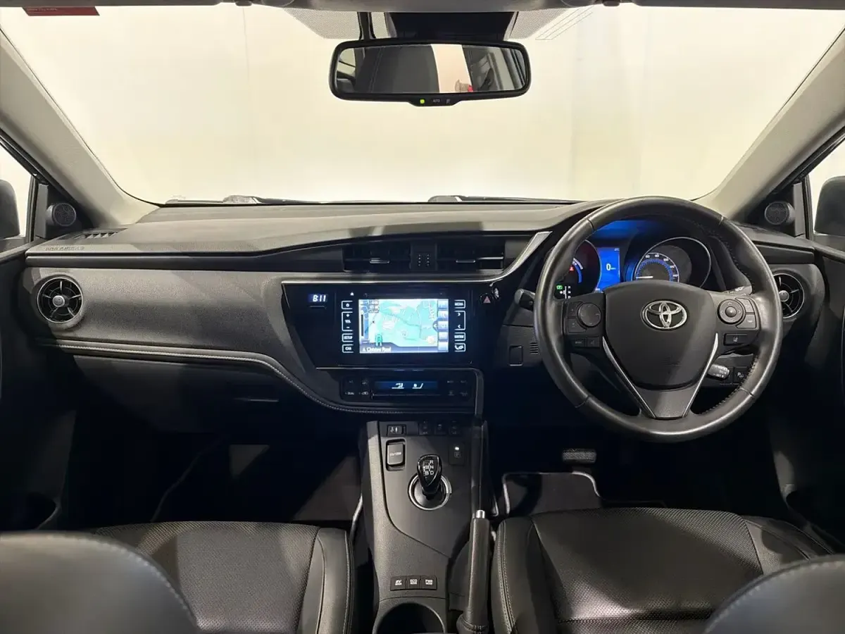 Used Toyota Auris Hybrid 2018 Blue Estate